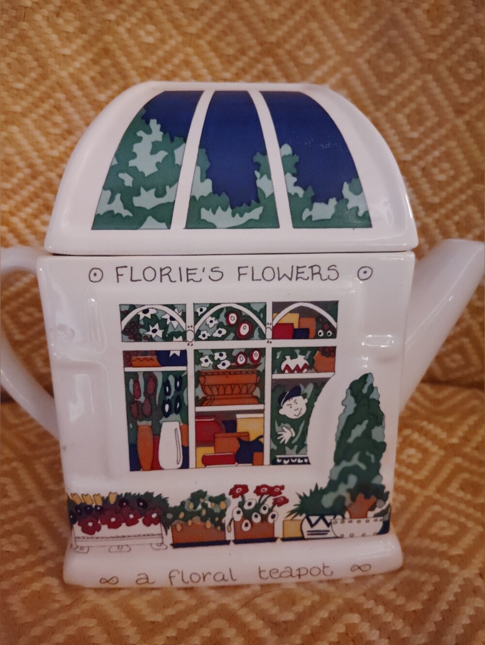 Wade English Life Teapot Cottage Florie's Flowers Excellent 6" Tall
